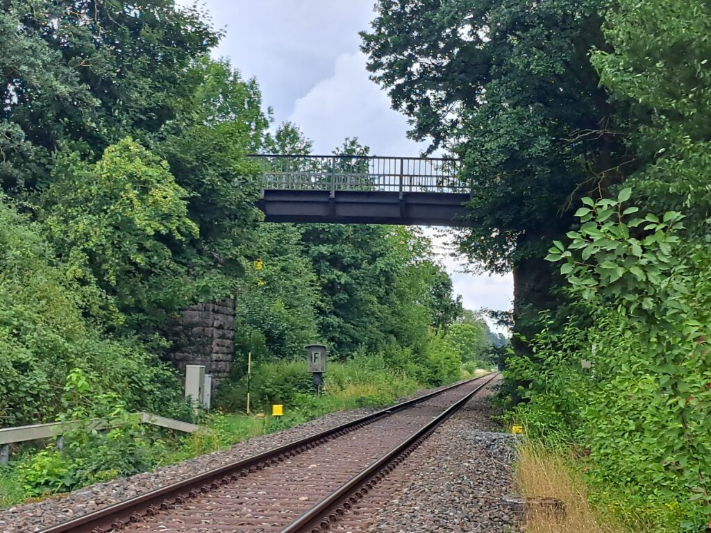 Prüfung der Bahnbrücke südlich von Kälberbach