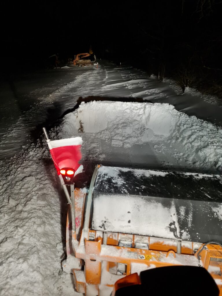 Wintereinbruch am vergangenen Montag sorgte für ganztägigen Einsatz