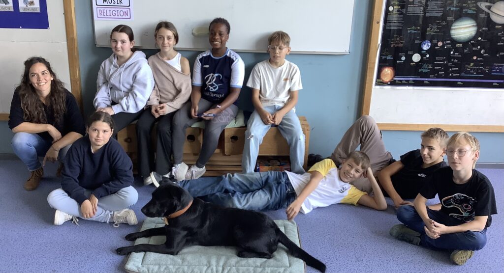 Die Schule Schrozberg - Schulbegleithund Rumo im Einsatz