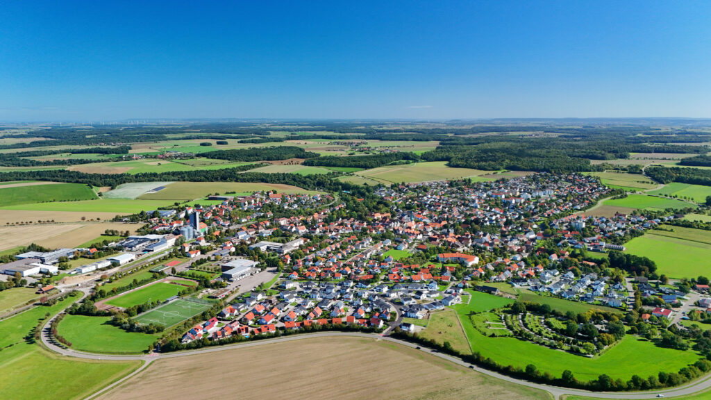 Schrozberg von oben: Vertraute Orte neu entdecken  Erleben Sie unsere Heimat aus der Vogelperspektive.